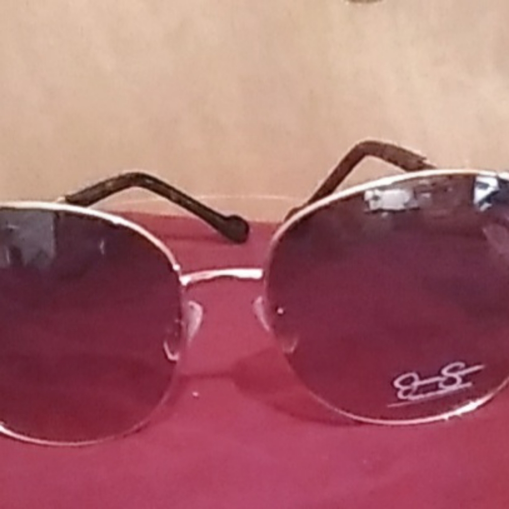 Jessica Simpson sunglasses